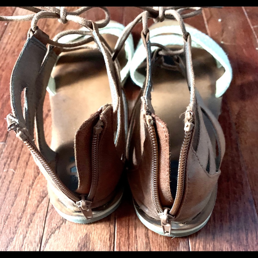 Billabong Sandals - Picture 2 of 5